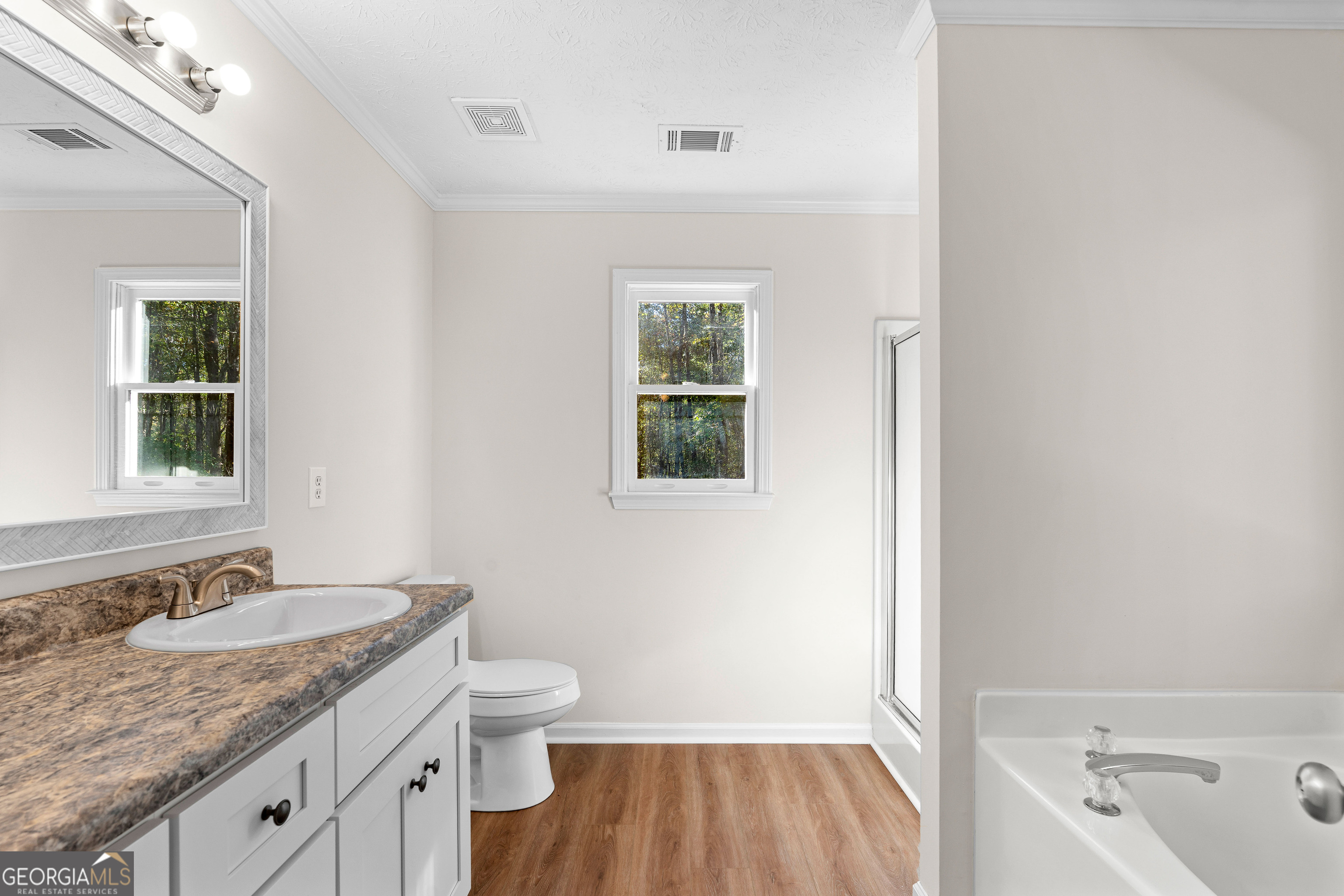 Covington, Georgia 30016, United States, 3 Bedrooms Bedrooms, ,2 BathroomsBathrooms,Residential,Pending,230382