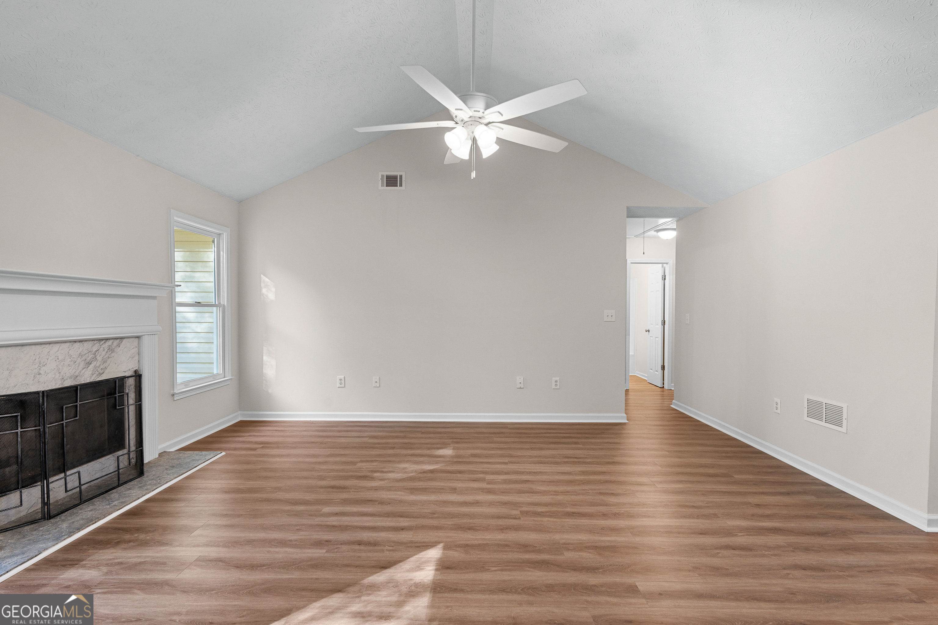 Covington, Georgia 30016, United States, 3 Bedrooms Bedrooms, ,2 BathroomsBathrooms,Residential,Pending,230382