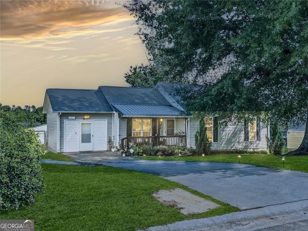 120 Fieldcrest DR SE