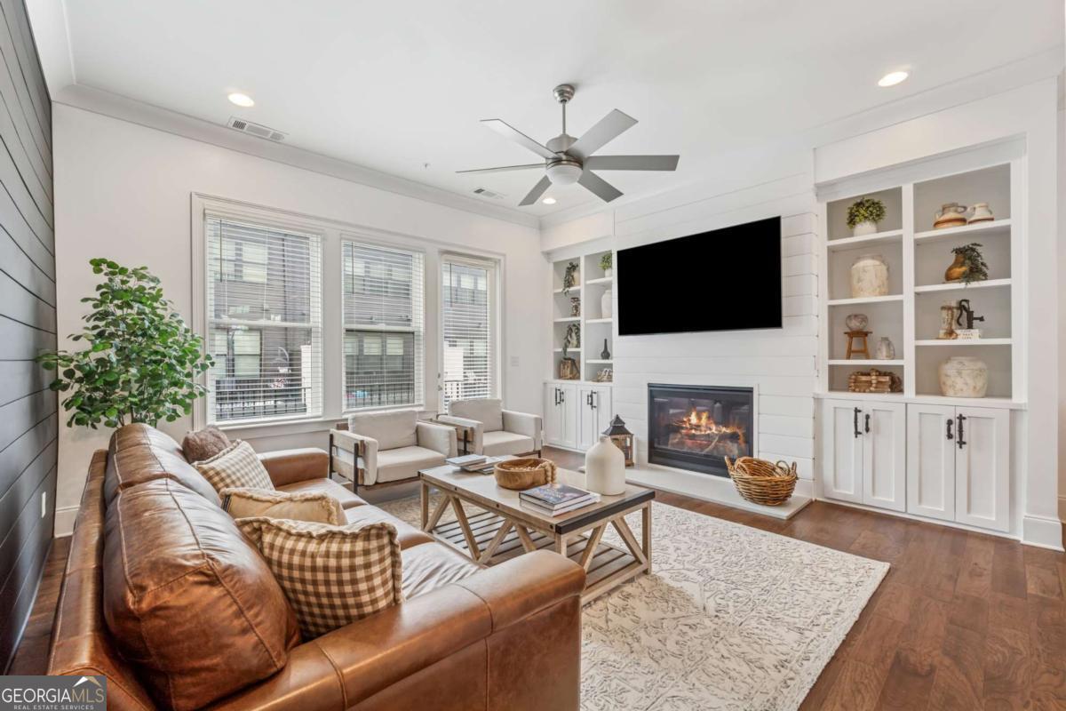 6686 Sterling DR