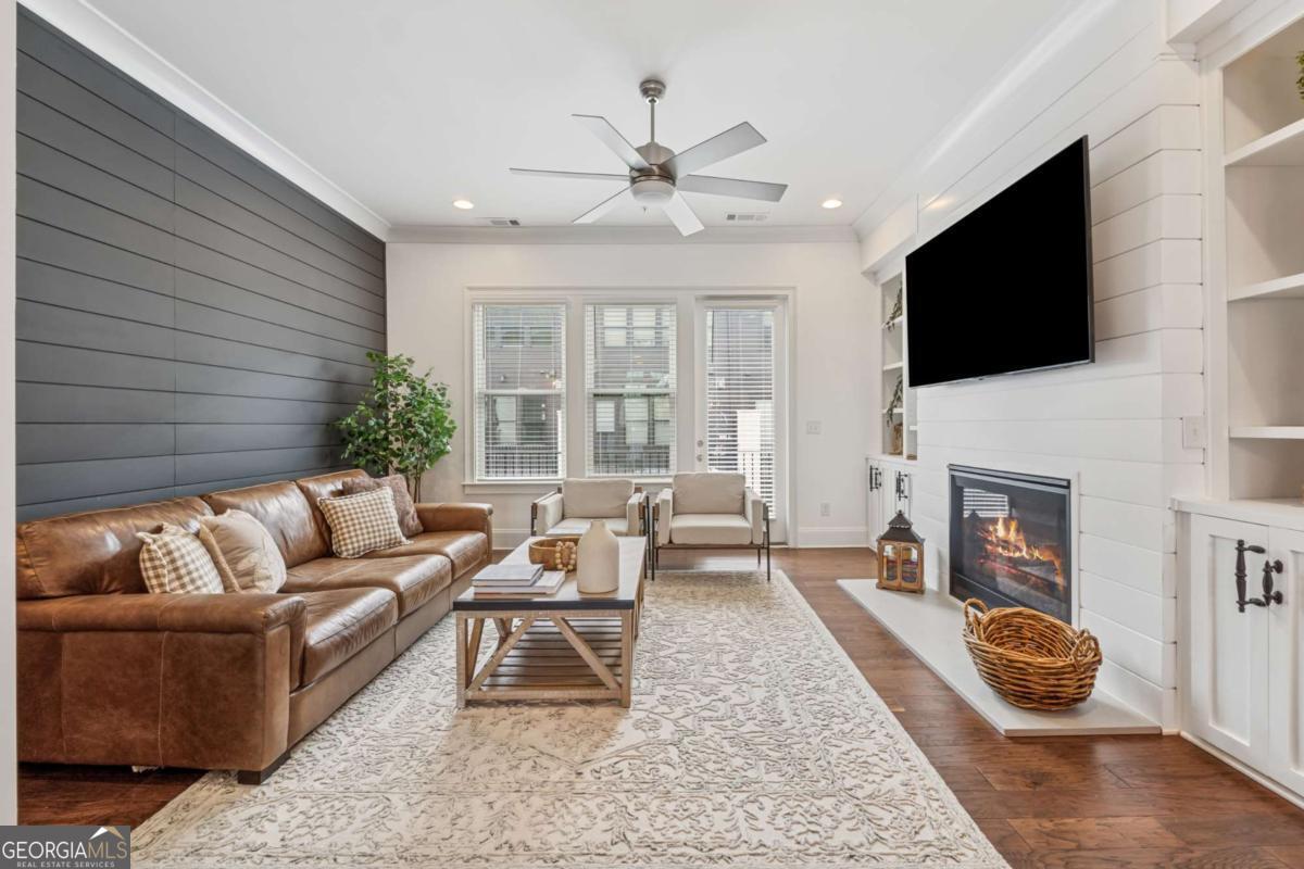 6686 Sterling DR