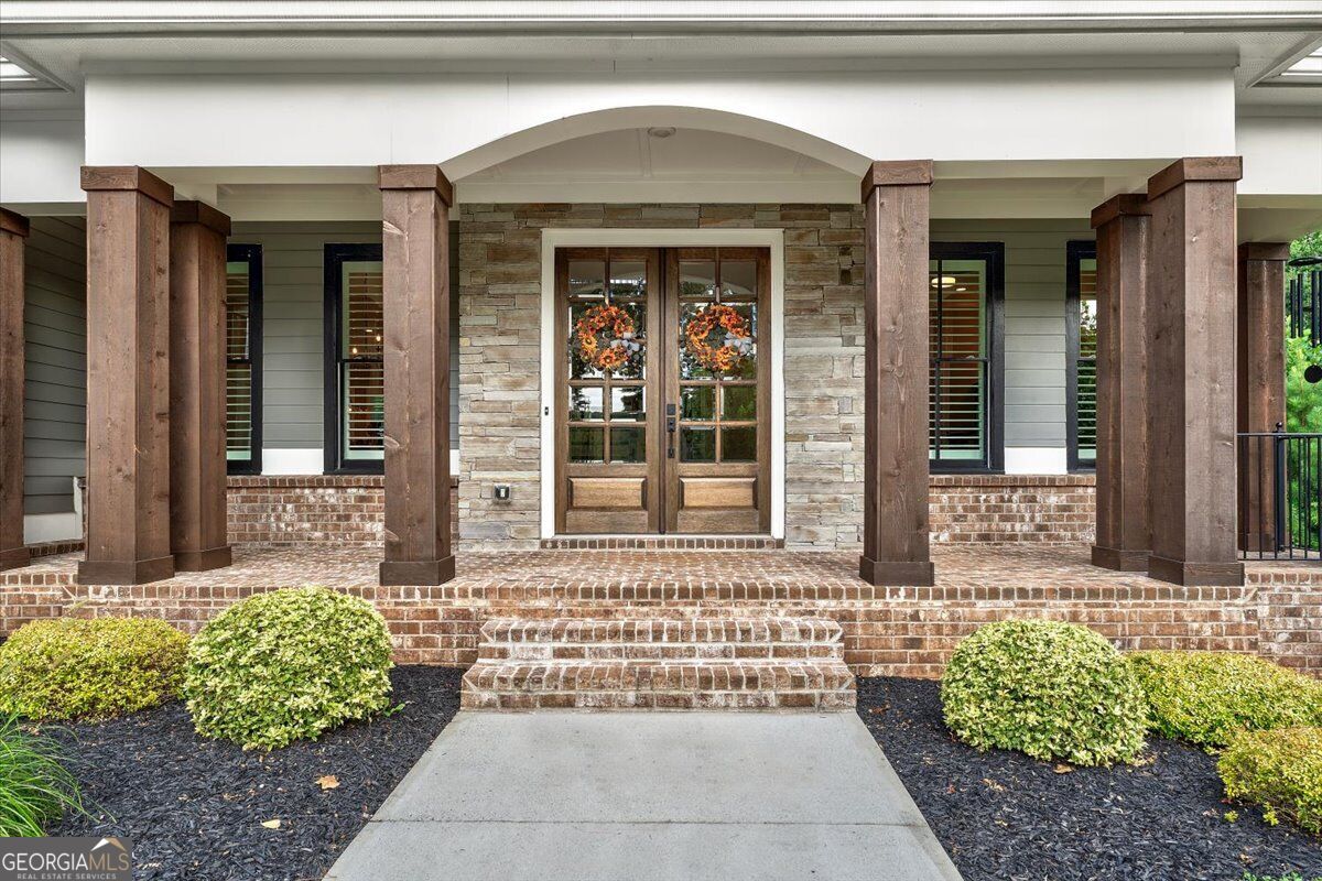 415 Shirley LN