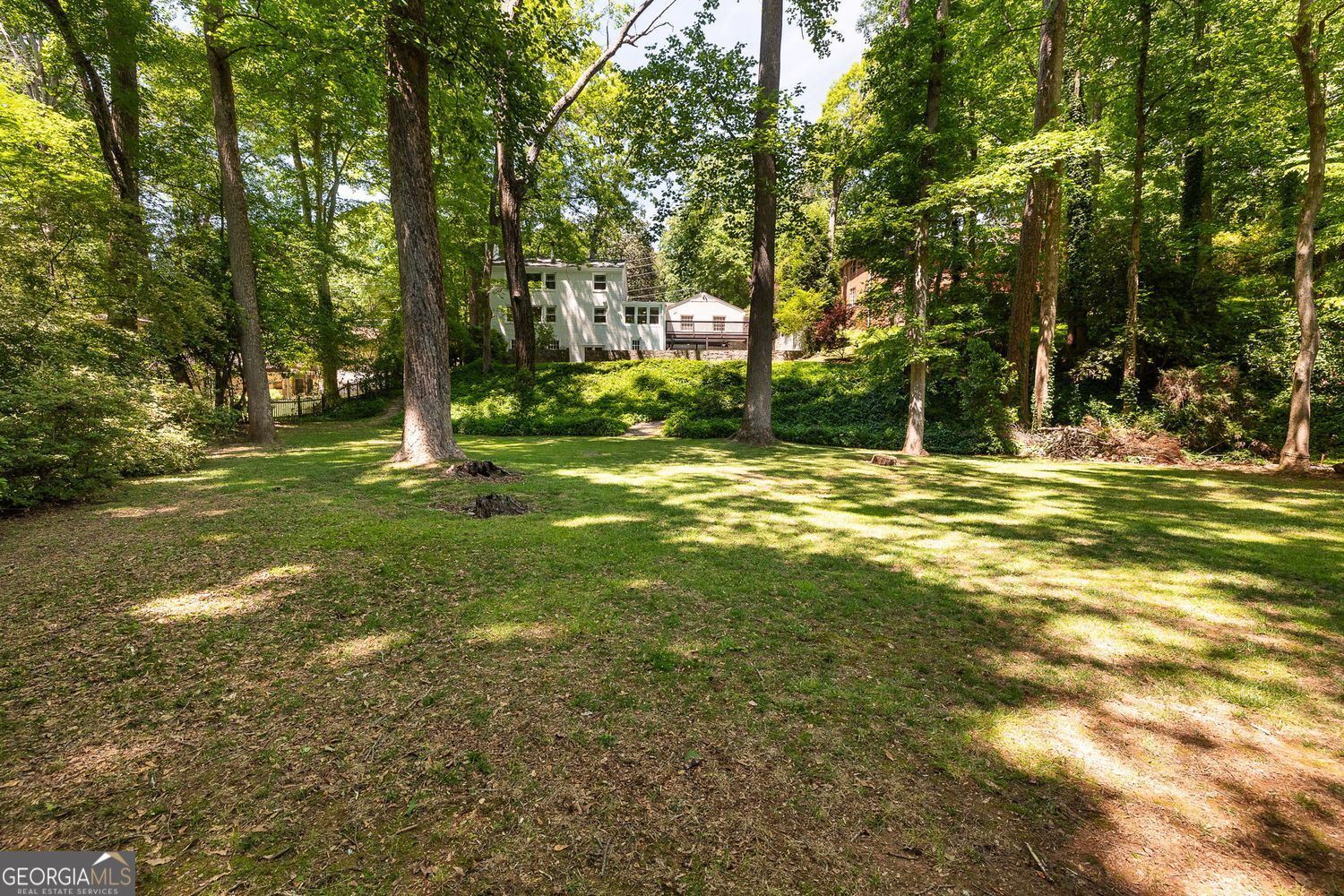 445 Forest Hills DR NE
