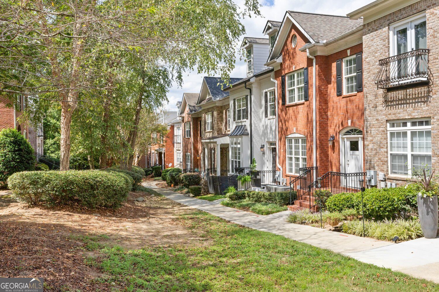 316 Holbrook RD