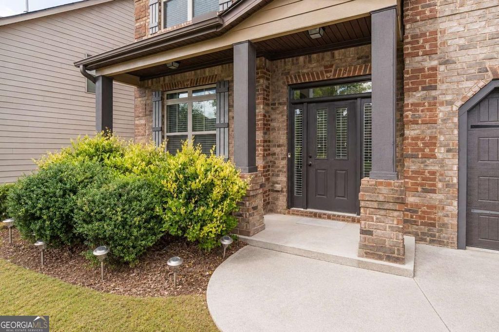 Photo of 29 Bay Crest Court, Loganville, GA 30052 (MLS # 10806323)