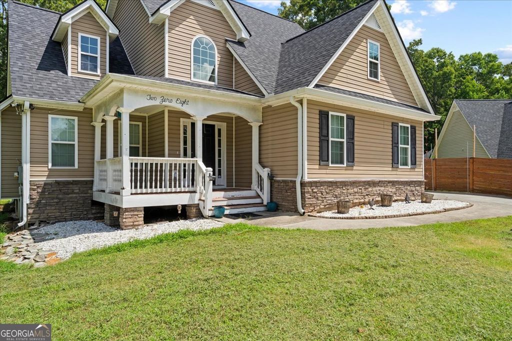 Photo of 208 Levi Street SW, Calhoun, GA 30701 (MLS # 10809219)