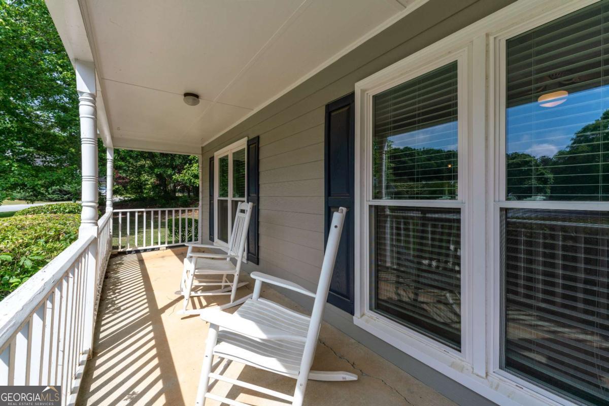 130 Lacey Oak LN