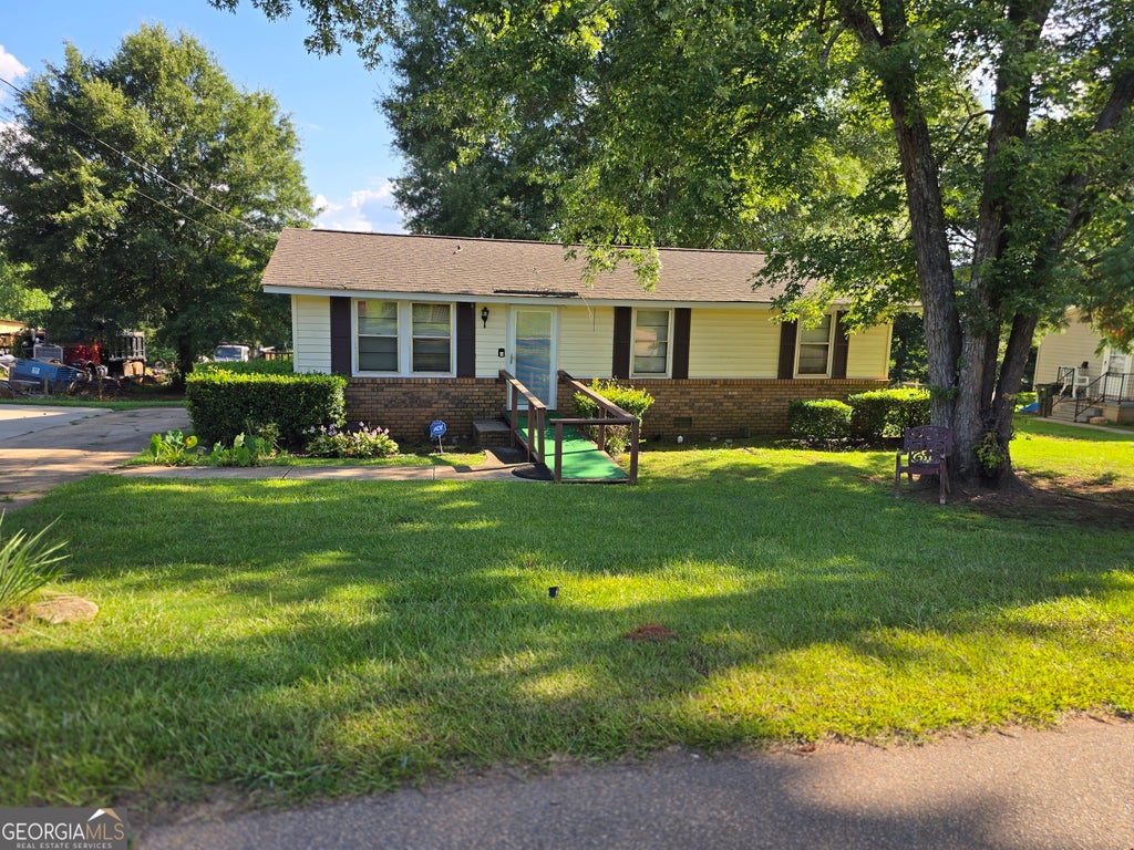 Photo of 934 Clairmont Avenue, Comer, GA 30629 (MLS # 10807265)