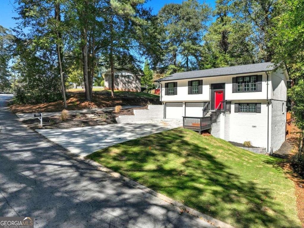 Photo of 3920 Wedgefield Circle, Decatur, GA 30035 (MLS # 10720608)