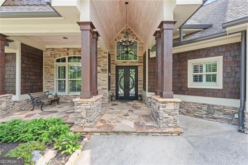 32 Bessie LN