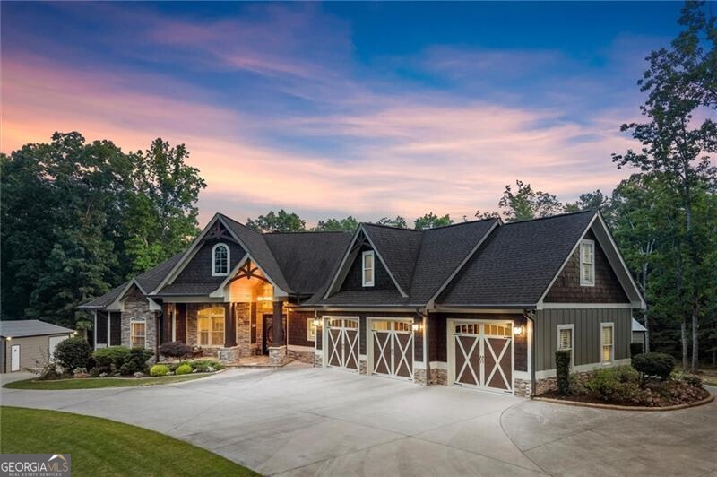 32 Bessie LN