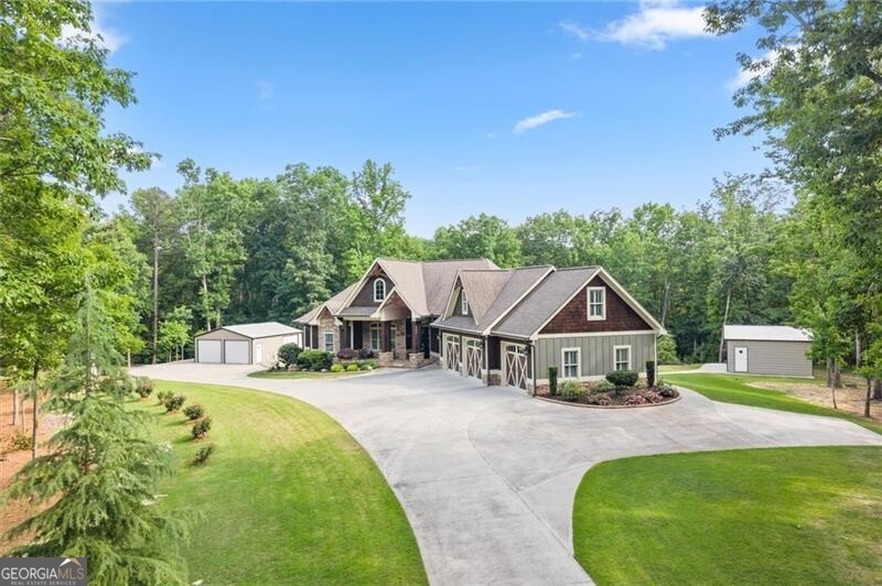 32 Bessie LN