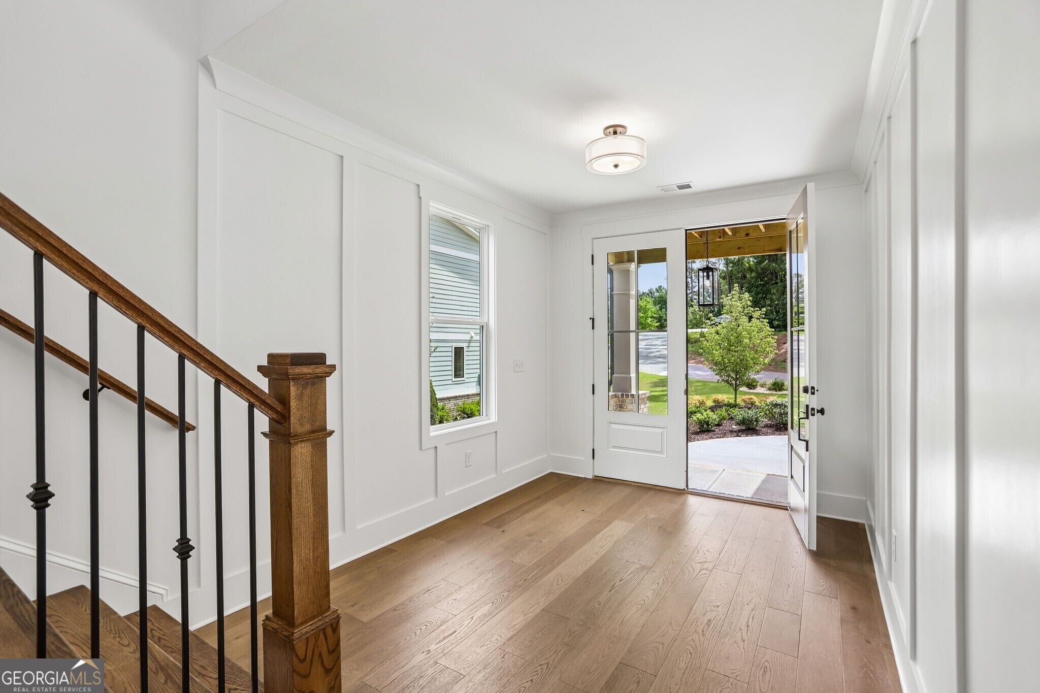 3265 Hilltop CIR