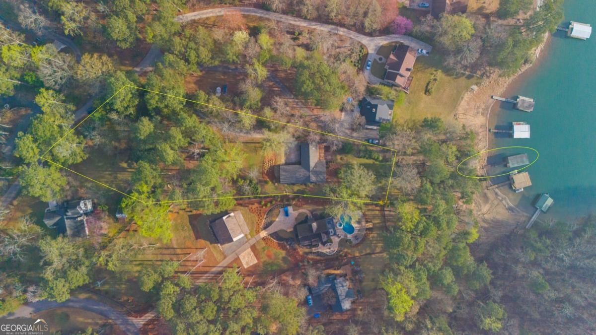 3240 Chimney Point DR