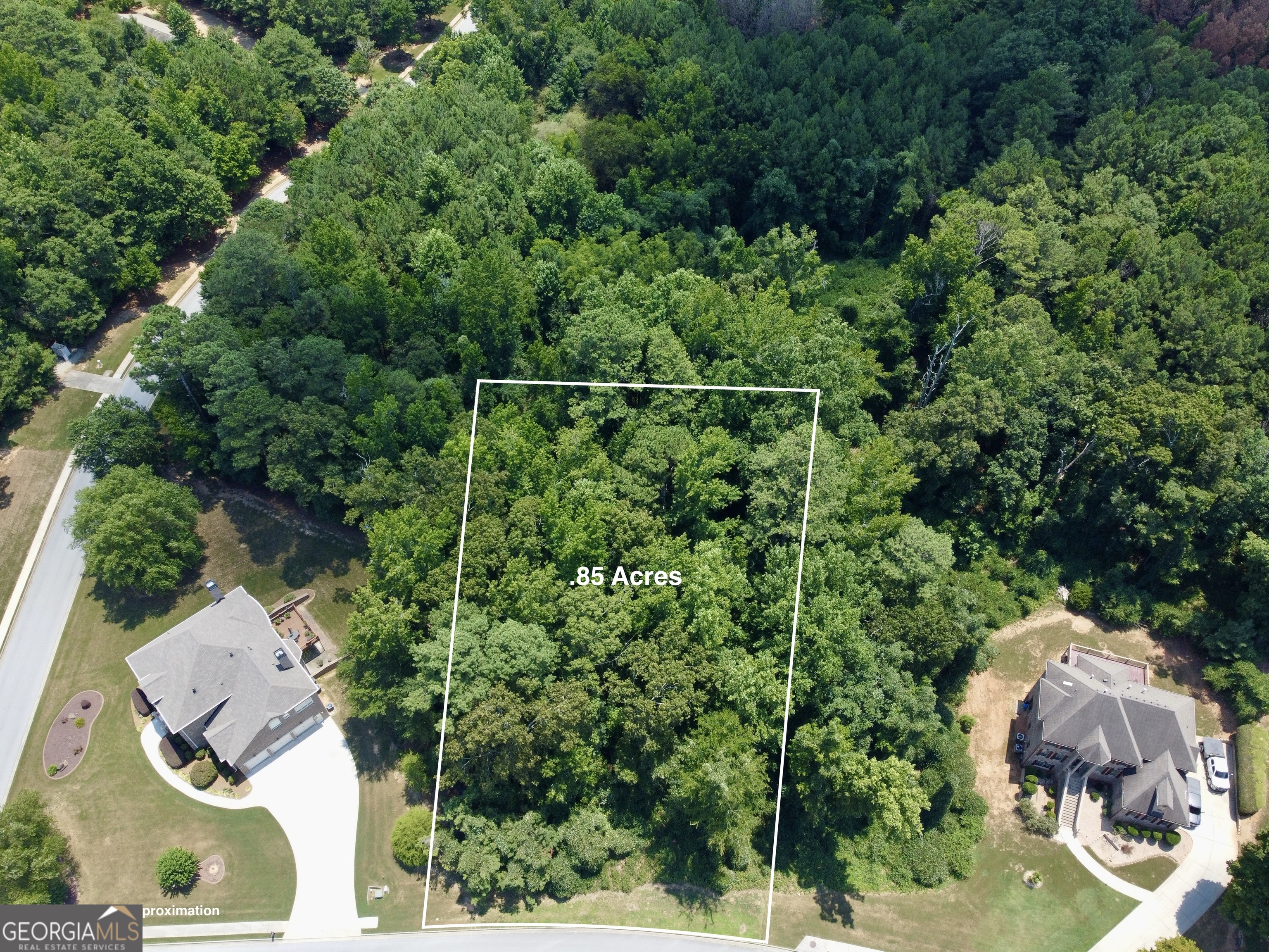 Ready to Build in Beautiful Autumn Chase Community? Only a few lots left in this desirable Community and THIS IS ONE! Underground Electric Utilities and Water Available! Lovely and Quiet Neighborhood! Don't wait, make your Dream Home into a Reality!