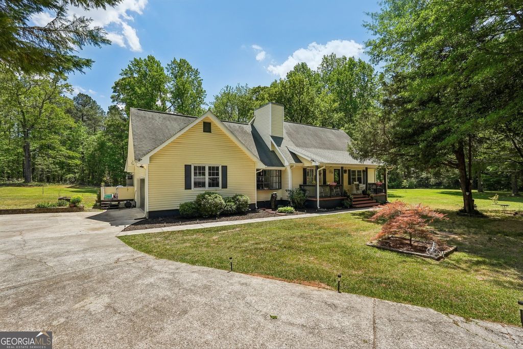 Photo of 34 Bowers Drive, Newnan, GA 30263 (MLS # 10741313)