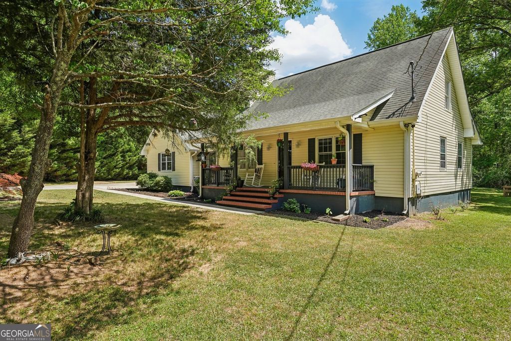 Photo of 34 Bowers Drive, Newnan, GA 30263 (MLS # 10741313)