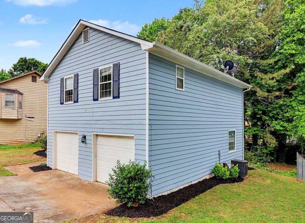 Photo of 407 Sheppard Xing Court, Stone Mountain, GA 30083 (MLS # 10770924)