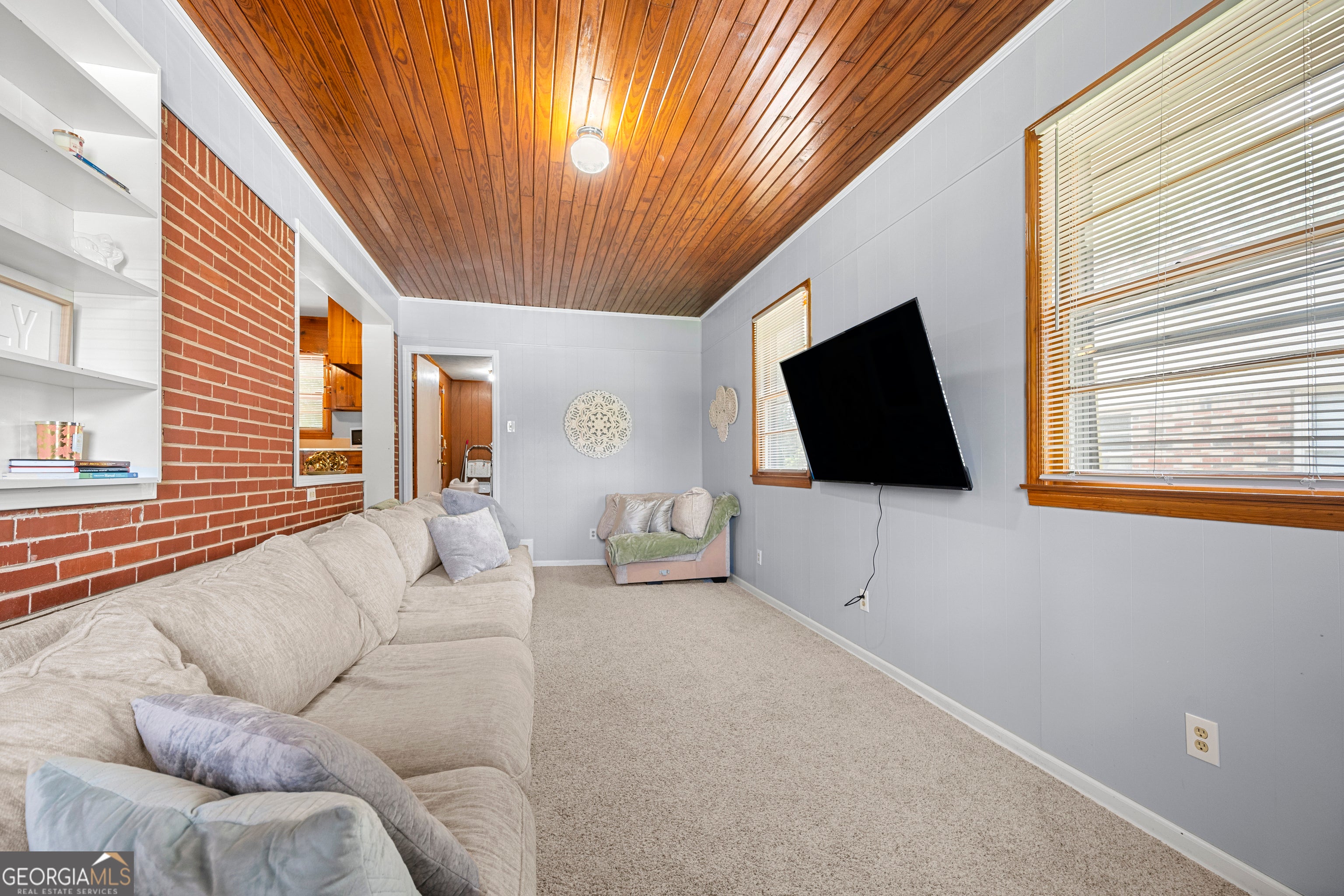 135 5th AVE