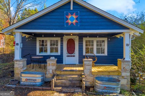 A home in Toccoa