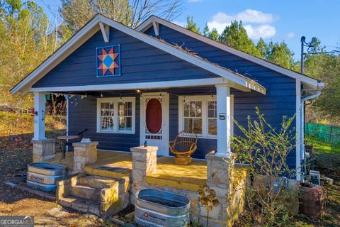 A home in Toccoa