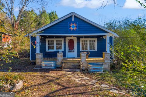 A home in Toccoa