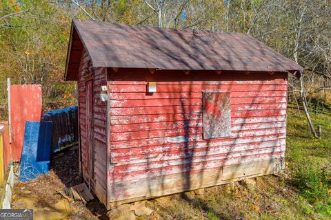 A home in Toccoa