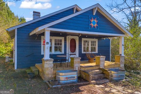 A home in Toccoa