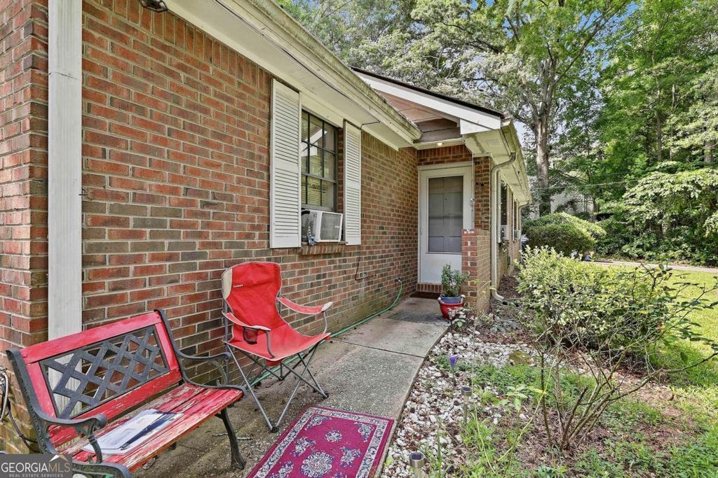 Photo of 105 Meadowbrook Court, Fayetteville, GA 30215 (MLS # 10799121)
