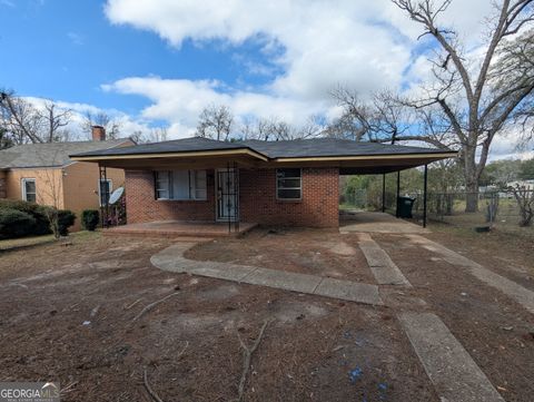 611 Whitney AVE Albany GA 31701