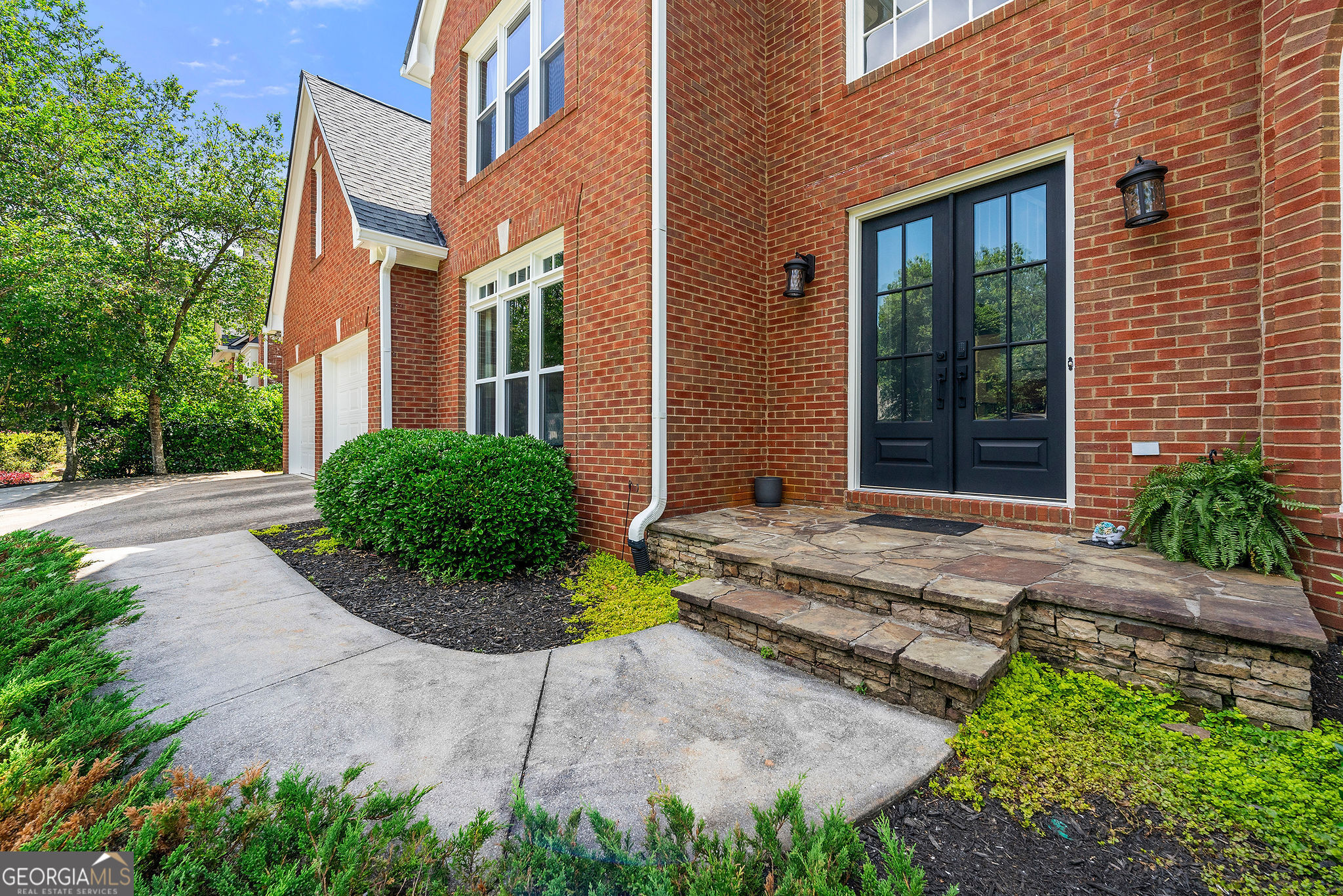 542 Fairway DR