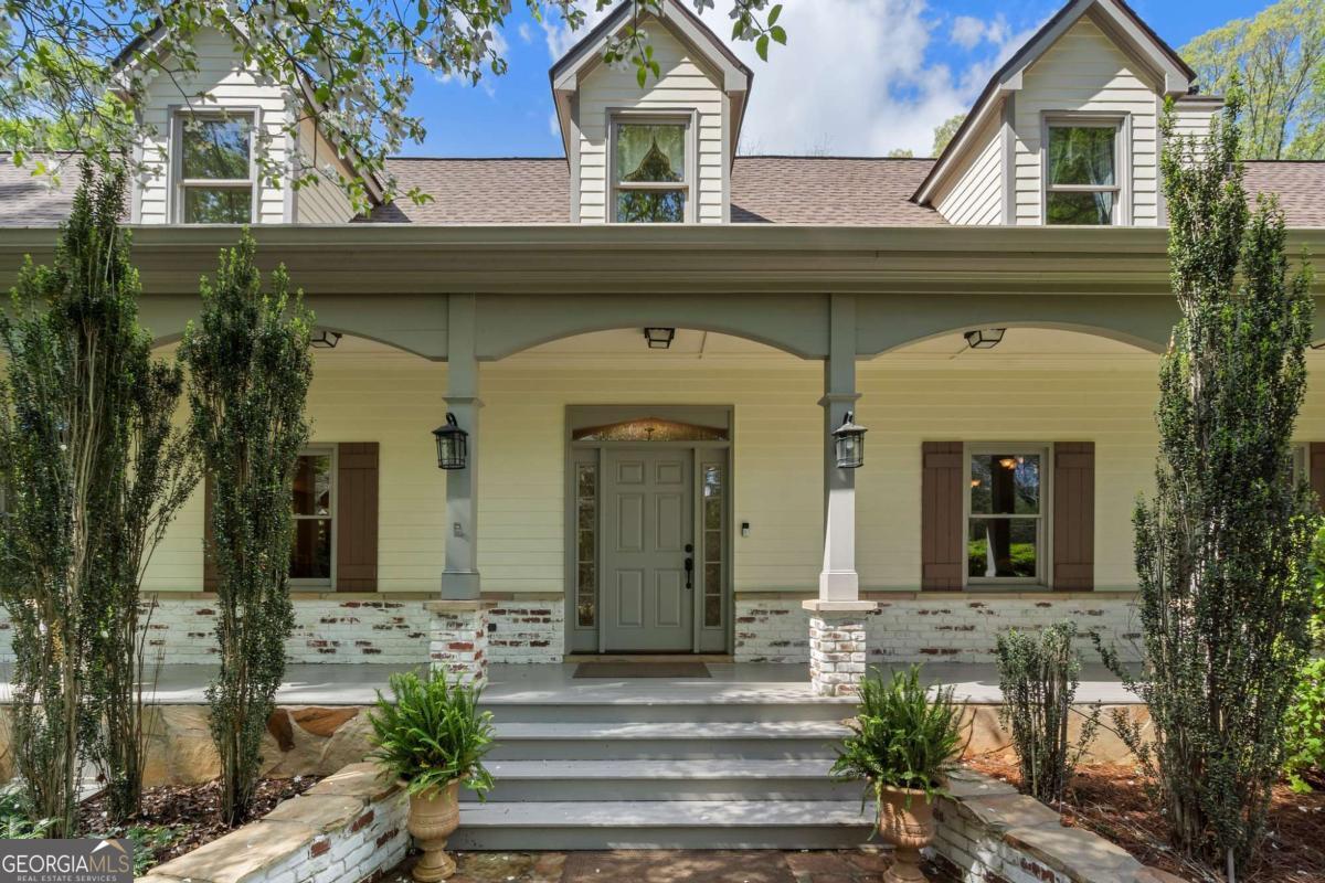 299 Saint Marys LN NW