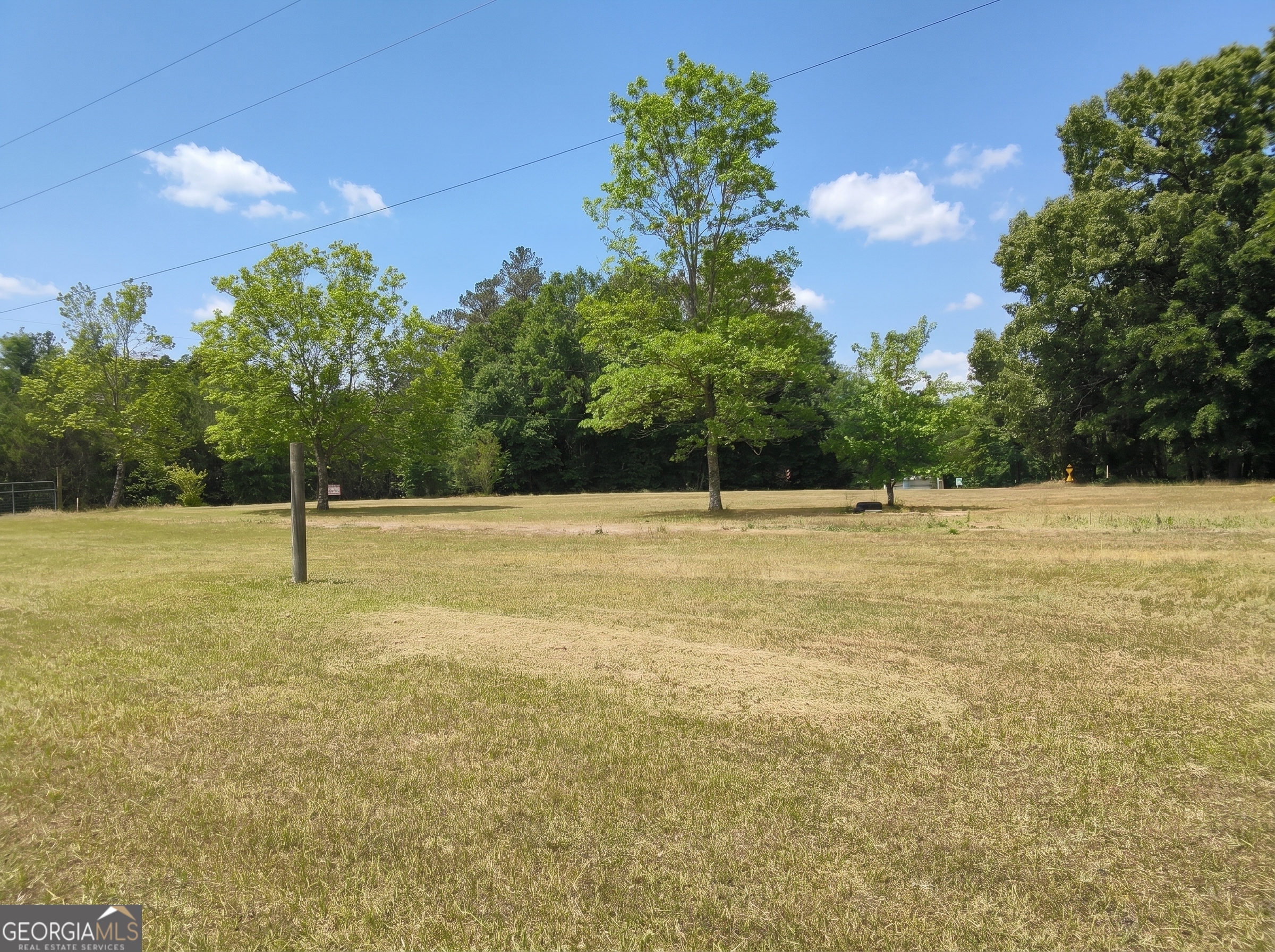 1352 Drake RD