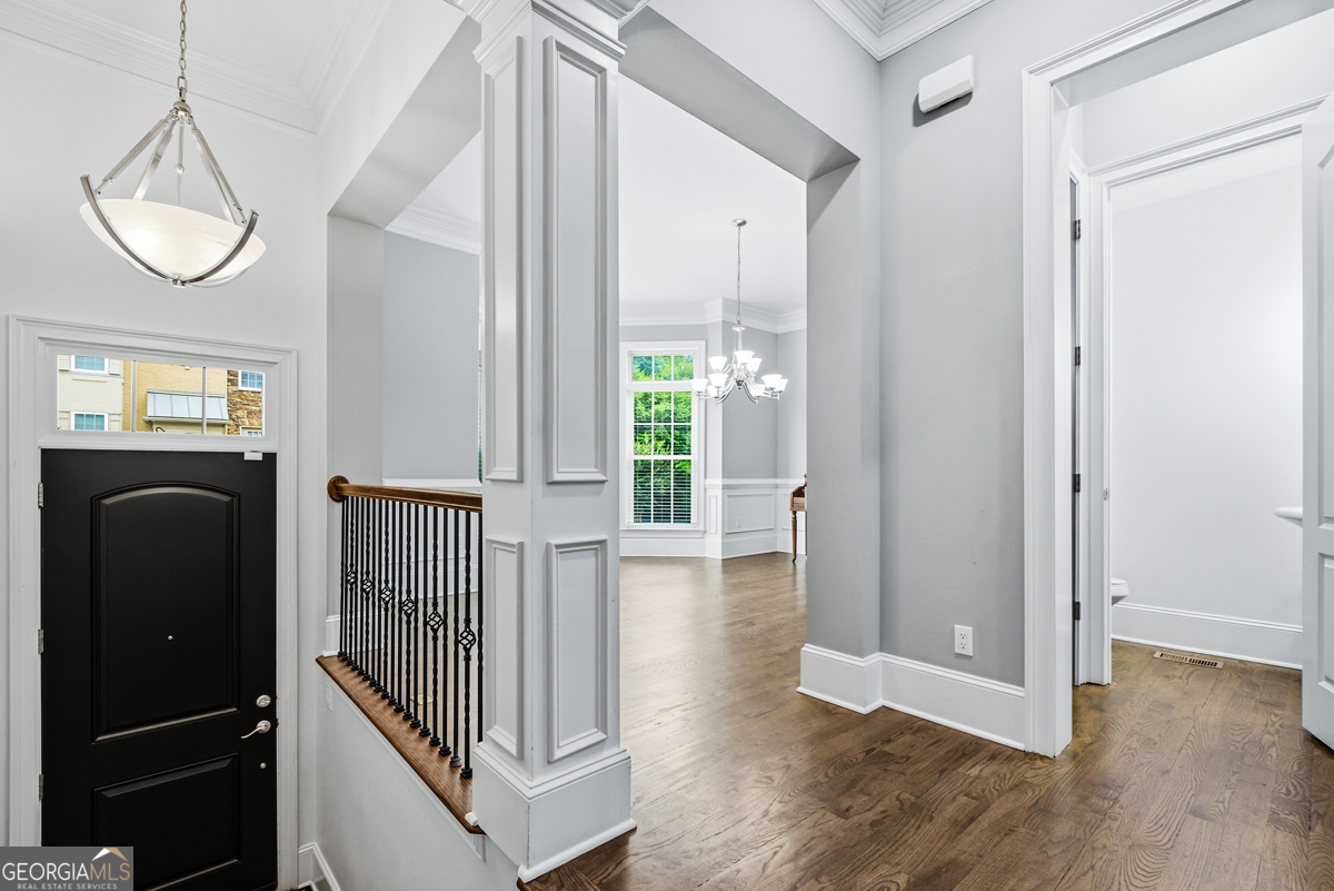 1933 Ridgemont LN