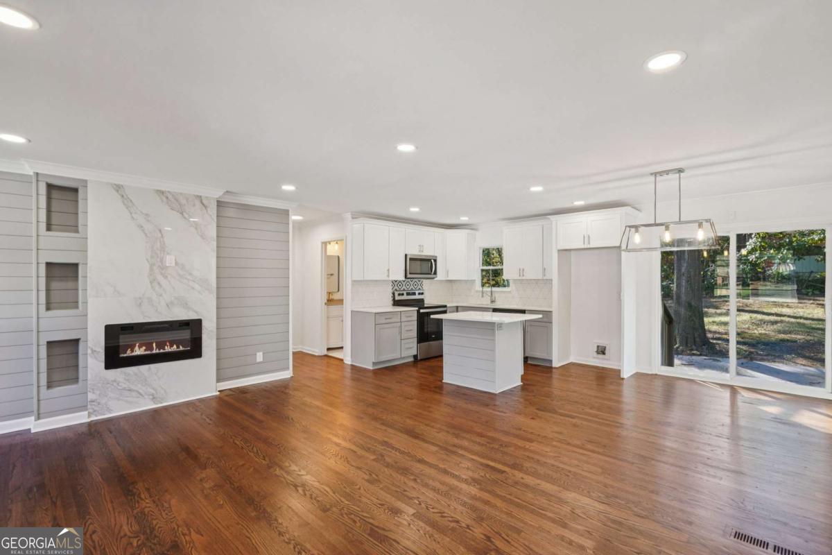 2198 Lower Roswell RD