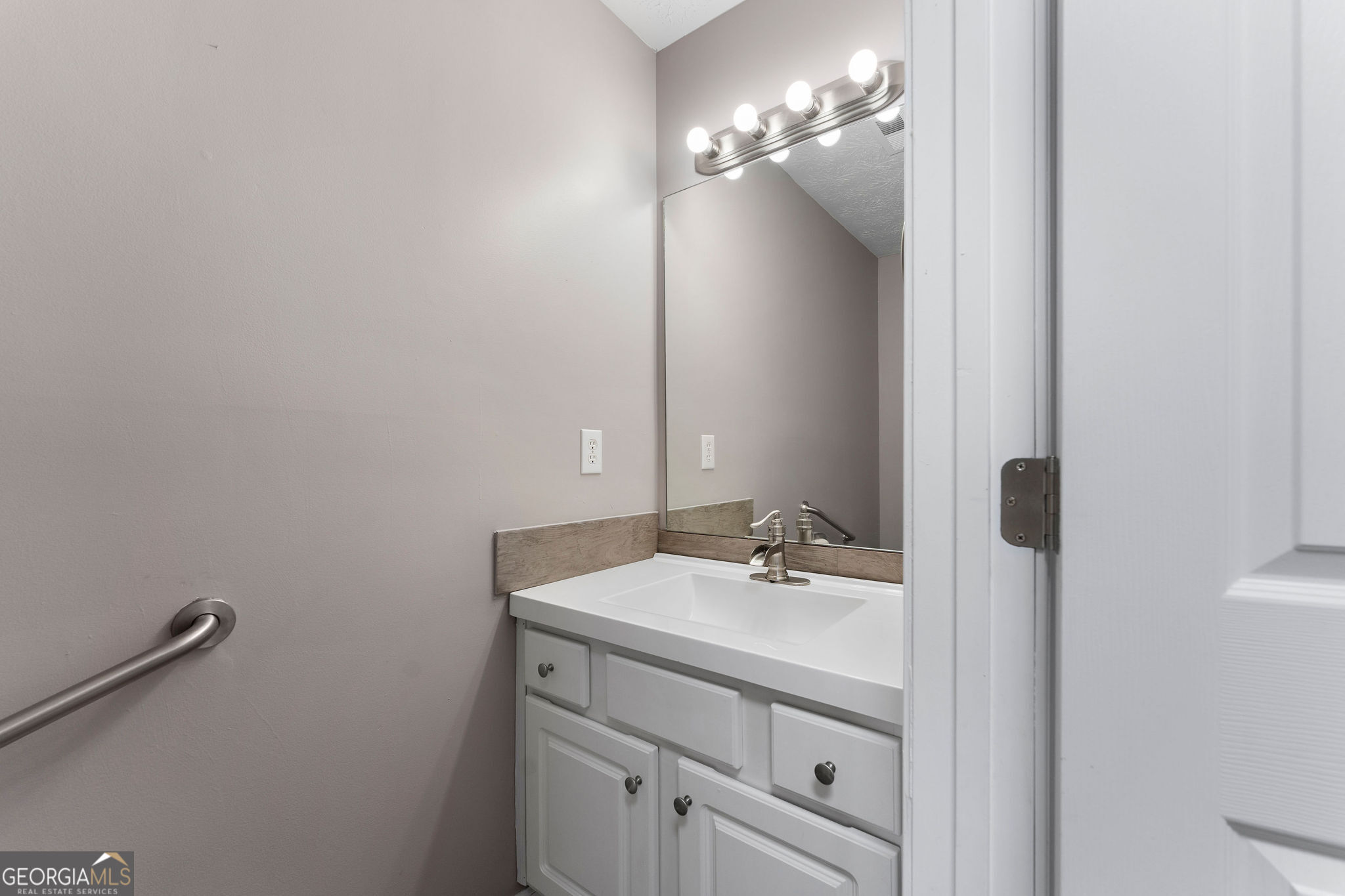 25 MALLET POINTE