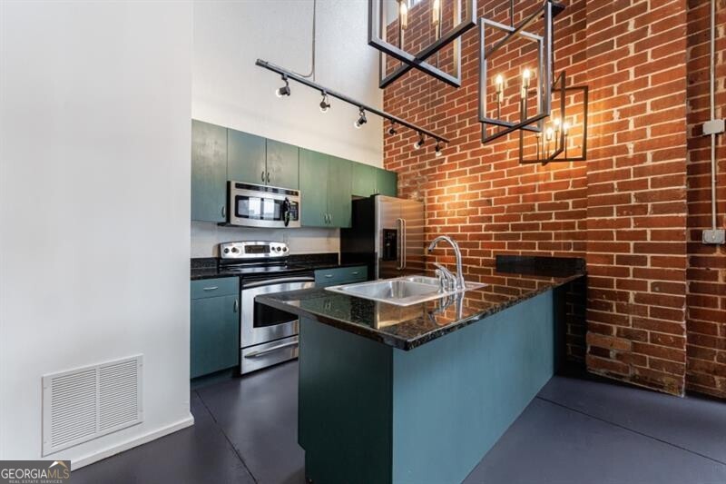 195 Arizona AVE NE 197