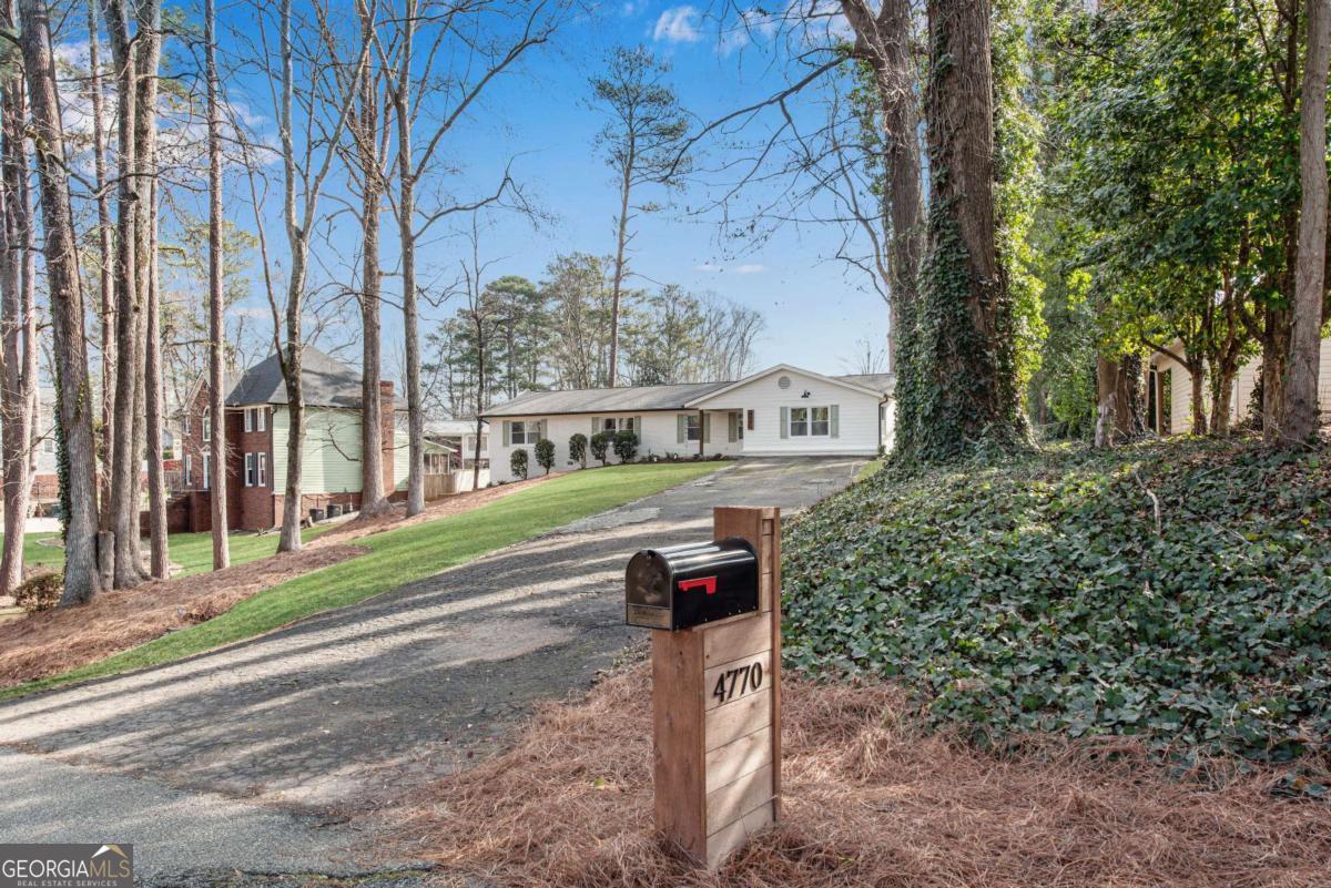 4770 Wayland CIR