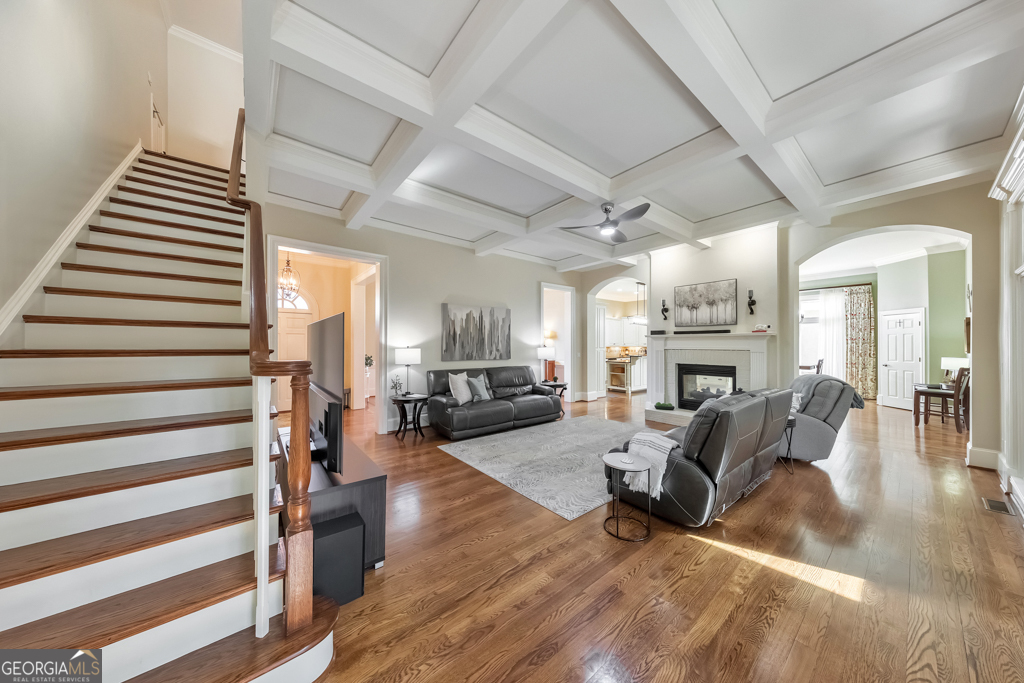 2160 Kensington Gates DR NW