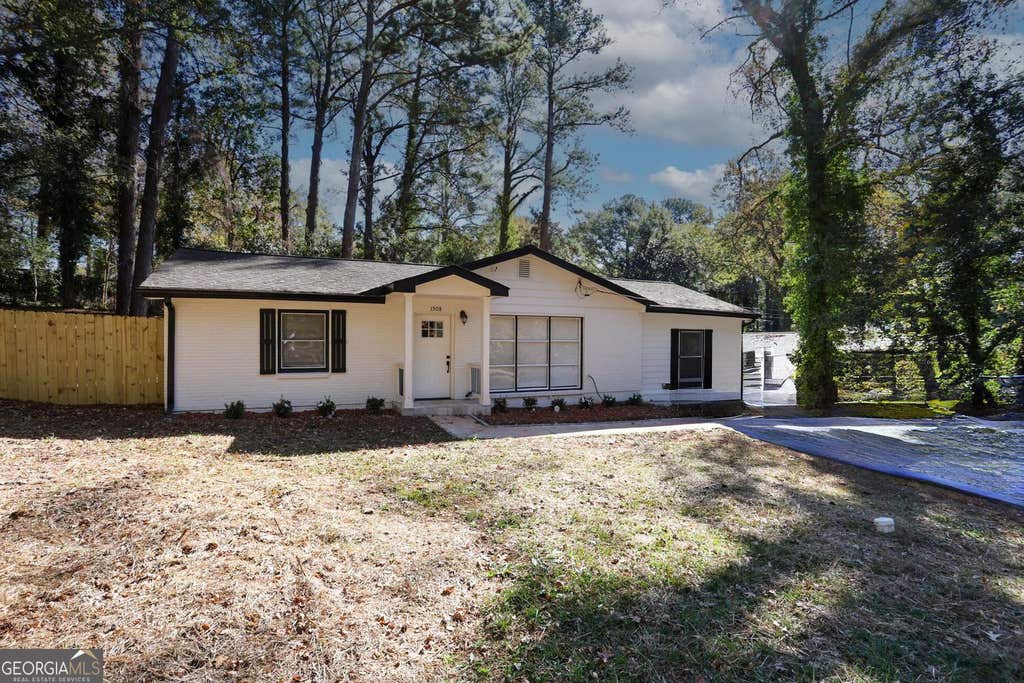 Photo of 1508 Peachcrest Road, Decatur, GA 30032 (MLS # 10825140)