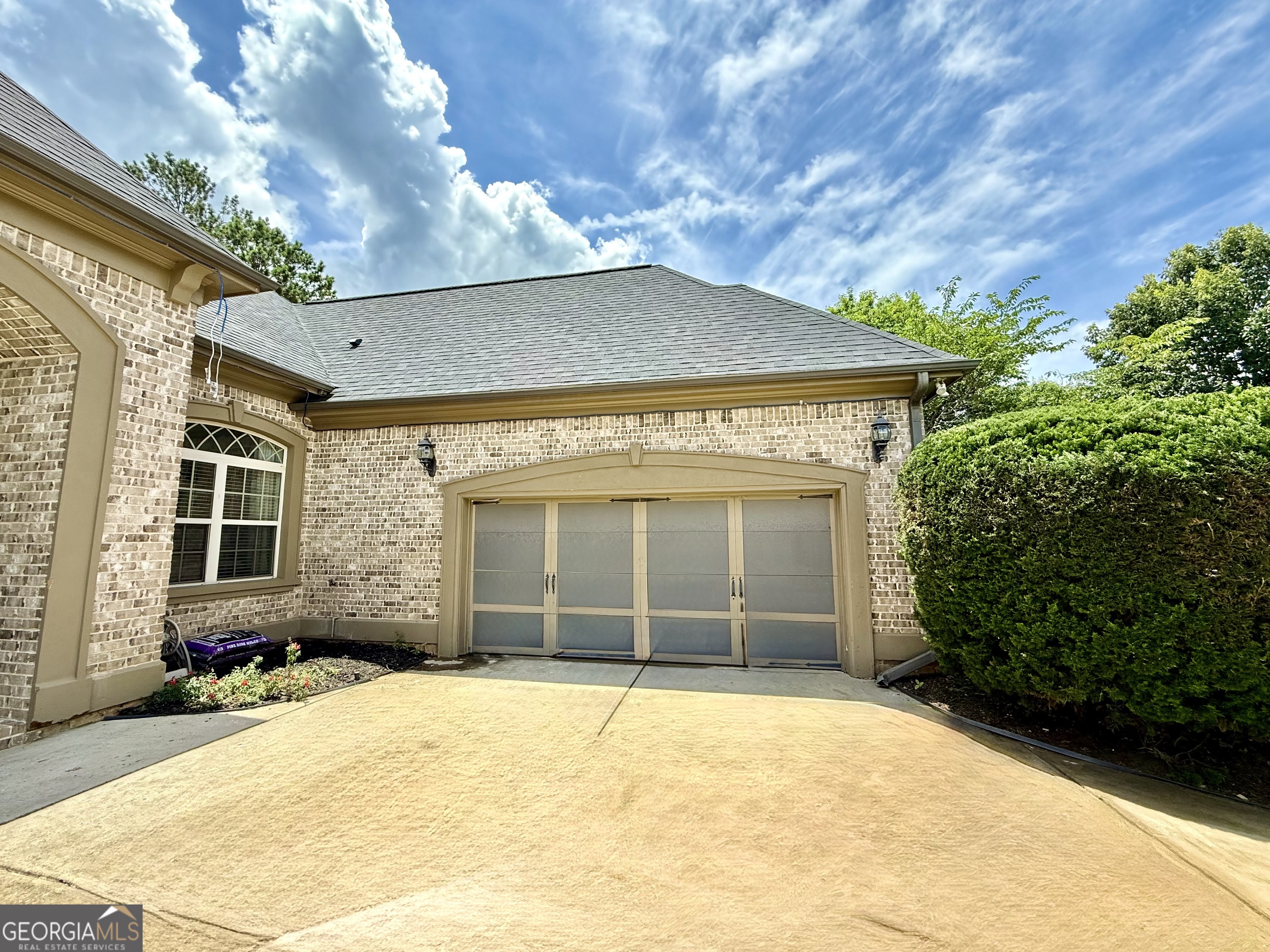 6409 Caledon CT
