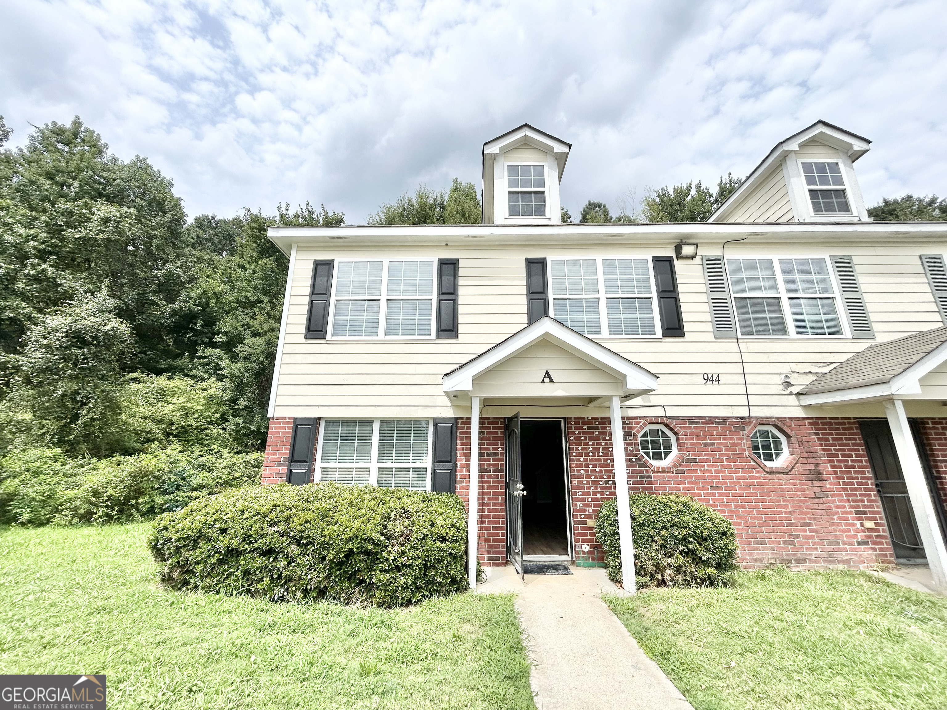 This spacious 4-bedroom, 3-bath townhome offers the perfect blend of comfort and convenience. Featuring two full baths and a guest half bath, it's designed for both relaxation and functionality. Nestled just minutes from historic downtown Monroe, you'll enjoy easy access to shopping, dining, and local attractions while still tucked away in a welcoming community.
