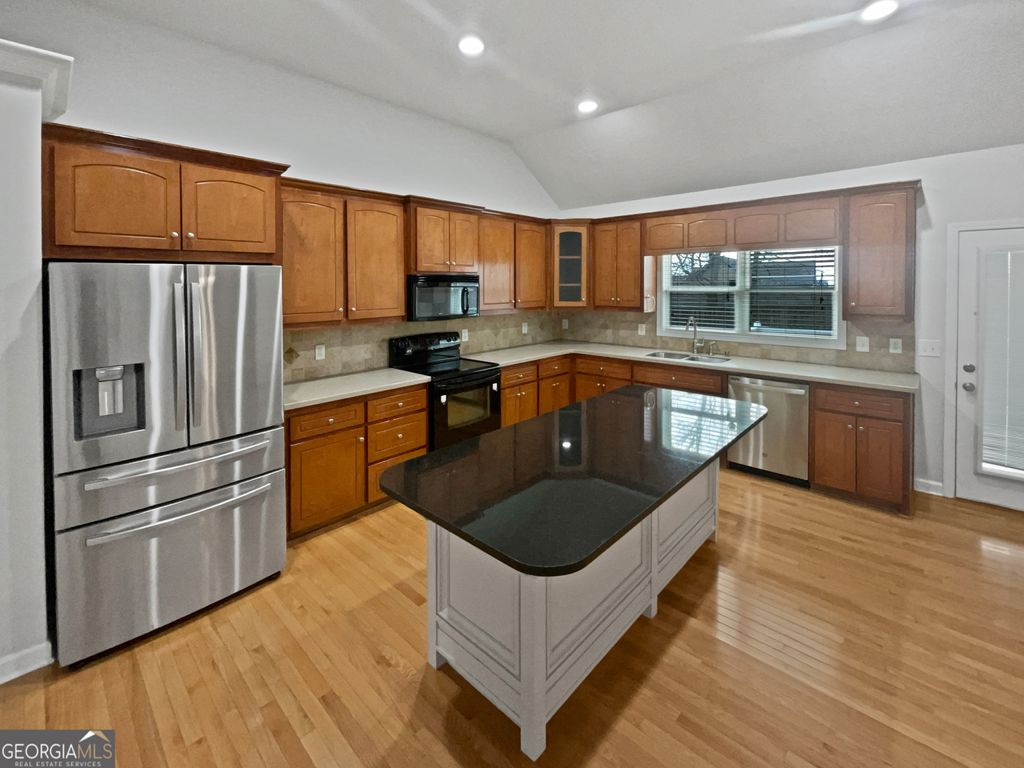 Photo of 913 Whistler Lane, Canton, GA 30114 (MLS # 10657330)