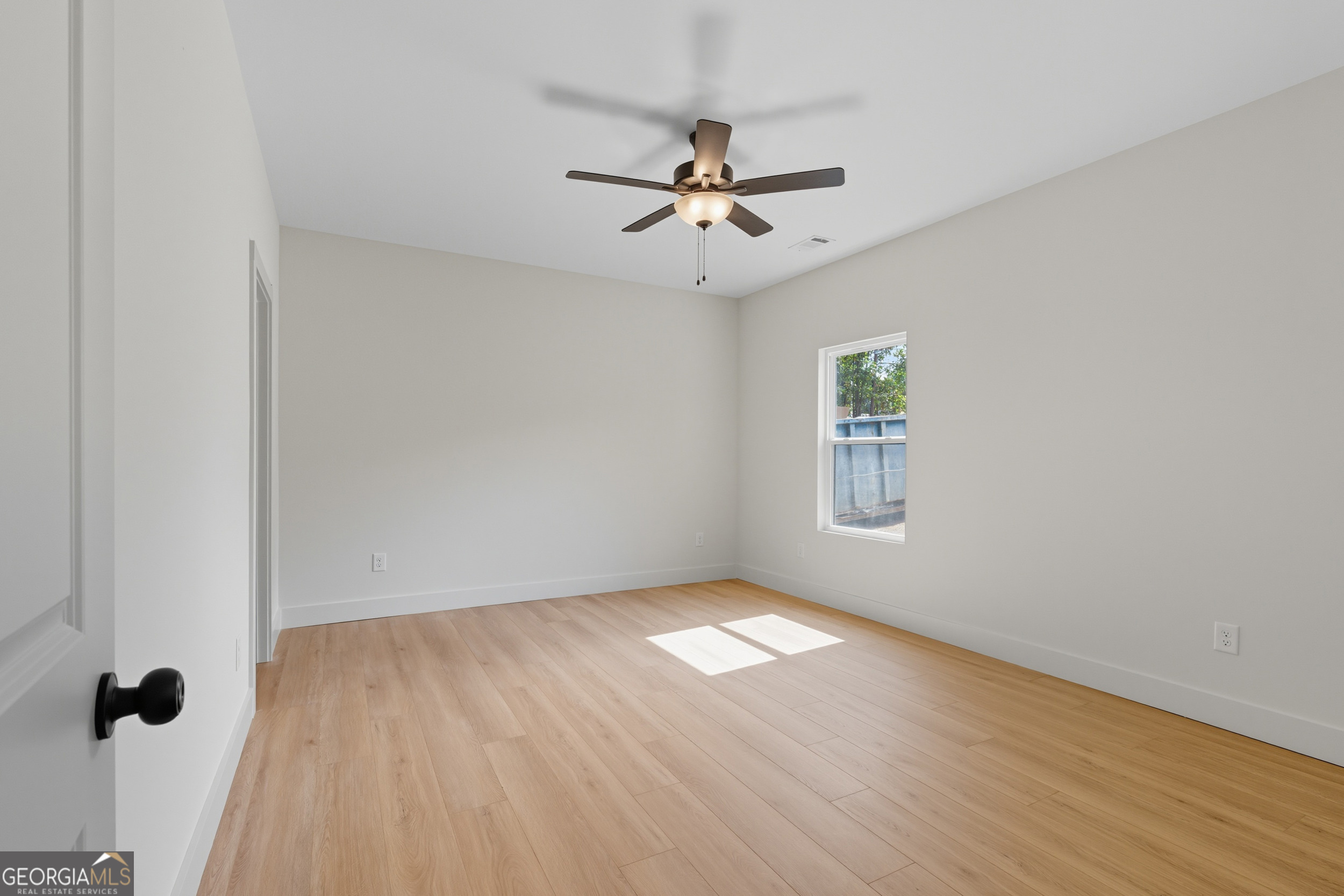 118 James RD