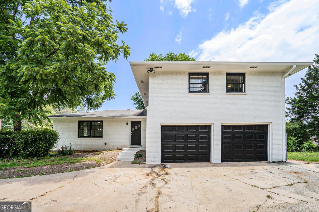 Photo of 1894 Twin Falls Road, Decatur, GA 30032 (MLS # 10672220)