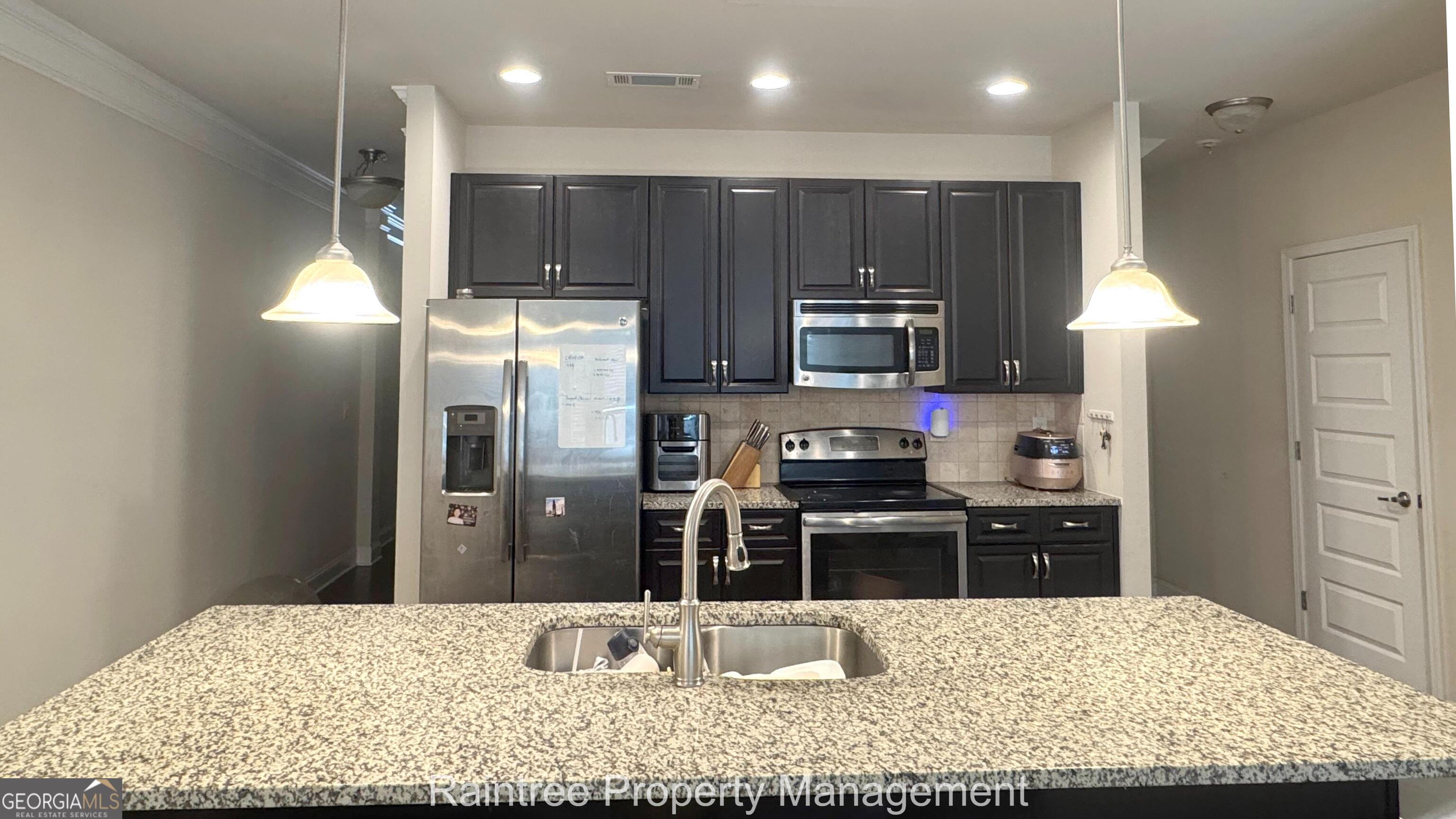 309 Mannes LN