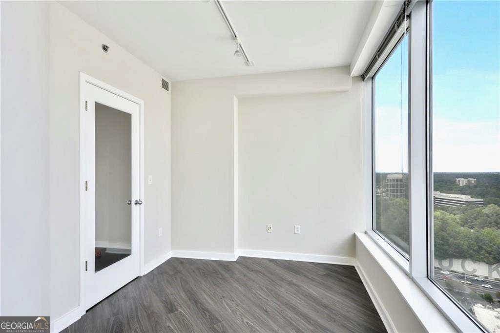 Photo of 3338 Peachtree Road NE #2604, Atlanta, GA 30326 (MLS # 10822867)
