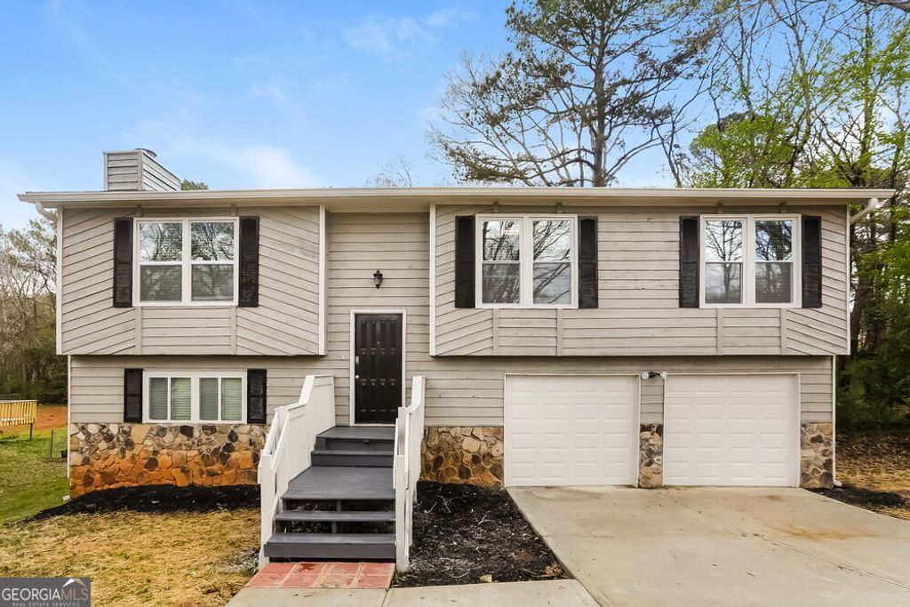 Photo of 1316 Candlelite Lane, Snellville, GA 30078 (MLS # 10681945)