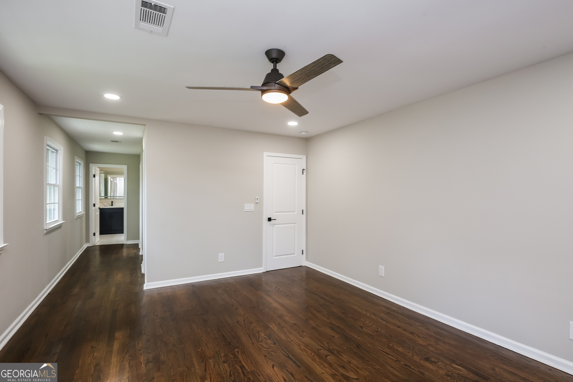 INDIAN HILLS - Residential Lease
