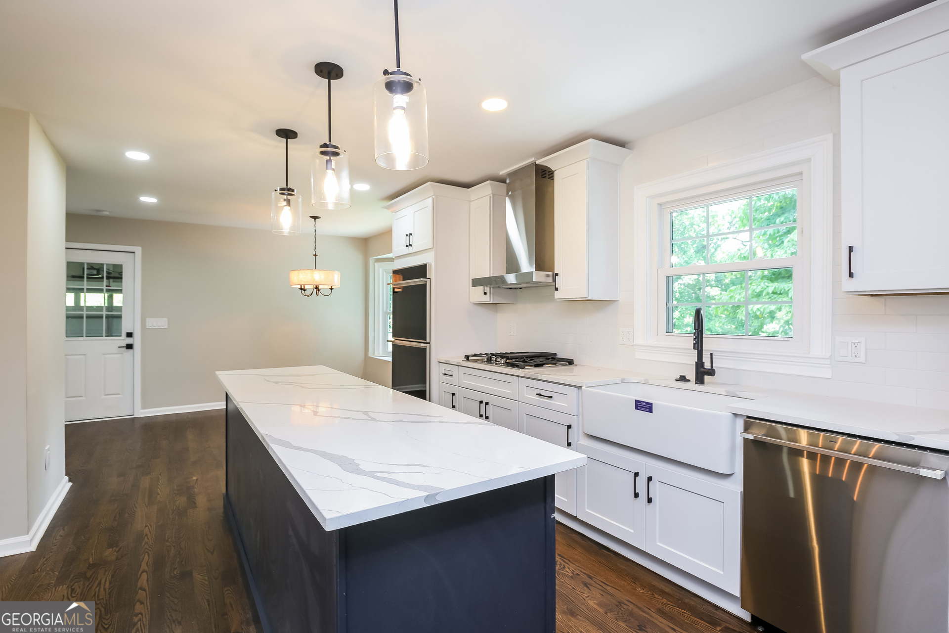 INDIAN HILLS - Residential Lease